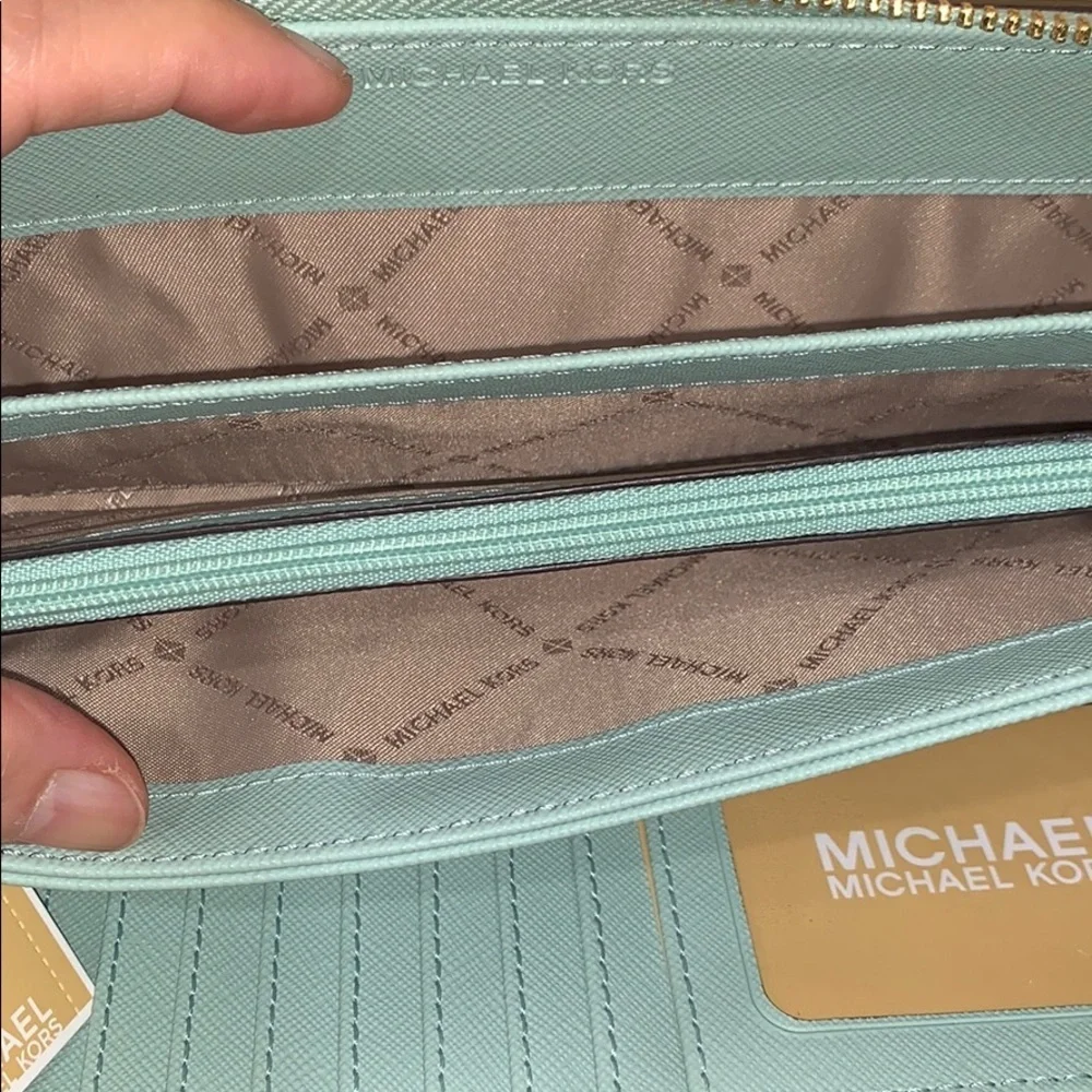 Michael Kors Large Travel Continental Wallet